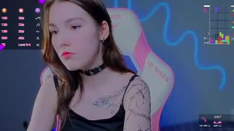 sophie_nomenal_ online show from August 1, 1:51 am