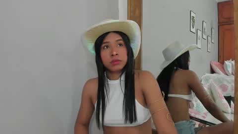 Snapshot of sophie_w1 chatting on October 9, 1:05 pm sophie_w1 online show from October 9, 1:05 pm