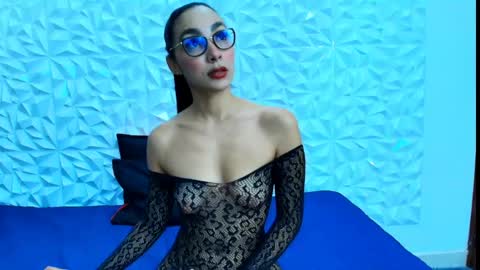sophie_willow online show from April 16, 8:31 pm
