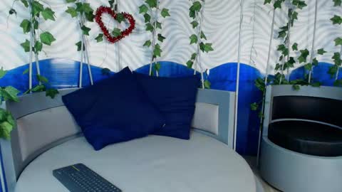 sophie online show from February 24, 7:17 pm