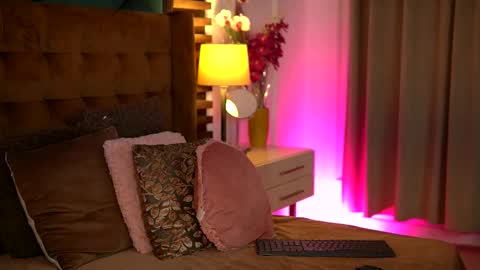 Sophie online show from November 25, 6:12 am