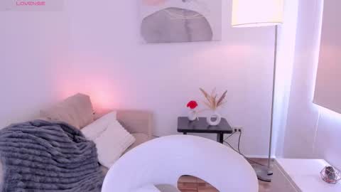 Sophie online show from December 5, 4:05 pm