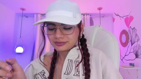 Snapshot of sophiecherry_ chatting on January 31, 10:20 am   Sophie  IG sophiecherry es   online show from January 31, 10:20 am