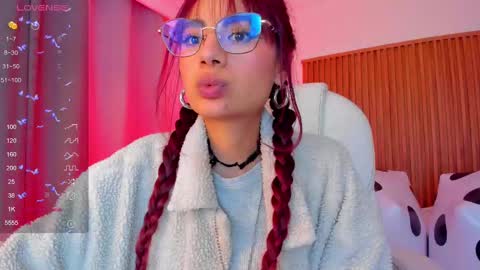 Snapshot of sophiecherry_ chatting on October 3, 1:37 am   Sophie  IG sophiecherry es   online show from October 3, 1:37 am