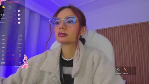 Snapshot of sophiecherry_ chatting on February 12, 7:13 am   Sophie  IG sophiecherry es   online show from February 12, 7:13 am