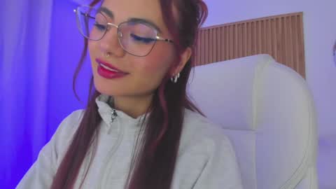 Snapshot of sophiecherry_ chatting on February 2, 5:10 am   Sophie  IG sophiecherry es   online show from February 2, 5:10 am