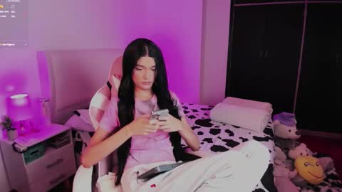    online show from October 31, 4:40 pm