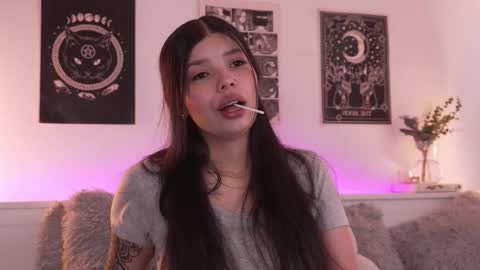 Snapshot of sophiee_art chatting on September 8, 7:02 pm Sophiee online show from September 8, 7:02 pm