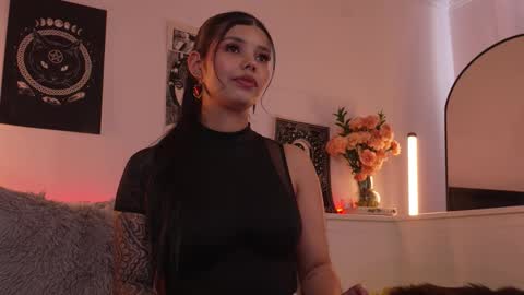 Sophiee  online show from October 24, 8:42 pm