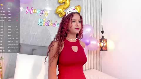Snapshot of sophiee_velvet chatting on February 17, 1:33 pm         online show from February 17, 1:33 pm