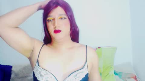 sophiehillsxo online show from December 14, 3:13 am