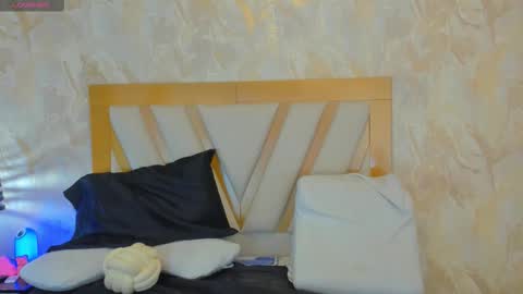 Sophie online show from November 28, 1:40 pm