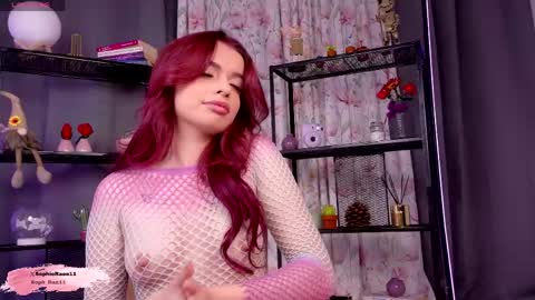 sophieraee online show from May 6, 8:37 pm
