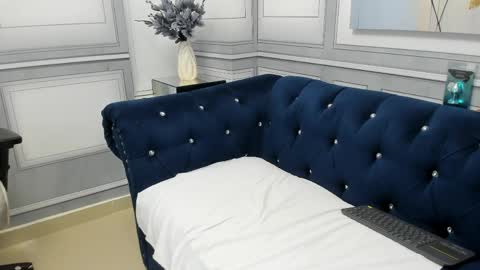 SOPHIE online show from April 5, 10:40 pm