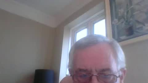 Sarah and Danny online show from April 6, 11:22 am