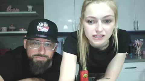 McKenzie Mae online show from April 25, 4:25 am