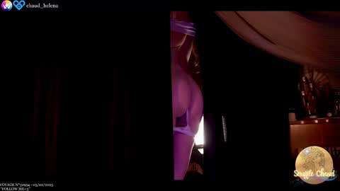Snapshot of souffle_chaud chatting on February 6, 12:43 am . . online show from February 6, 12:43 am