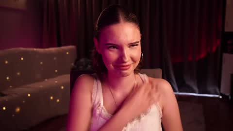 sylene online show from December 15, 3:52 pm