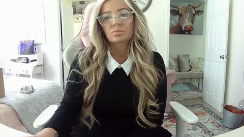 Snapshot of southernbarbii chatting on February 18, 3:20 pm Your Barbii online show from February 18, 3:20 pm