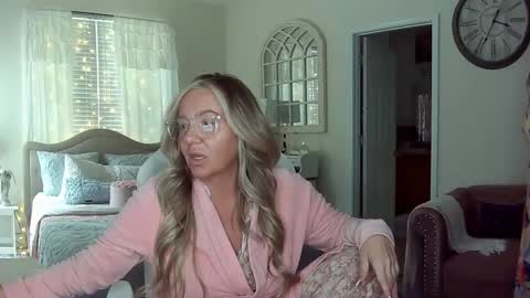 Snapshot of southernbarbii chatting on January 31, 2:17 pm Your Barbii online show from January 31, 2:17 pm