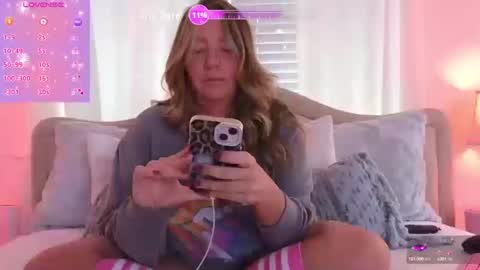 Snapshot of southernbarbii chatting on October 12, 9:27 pm Your Barbii online show from October 12, 9:27 pm