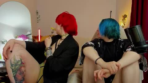 Leah online show from February 26, 9:51 pm