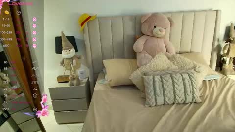 Adeline independent model online show from November 25, 4:00 am