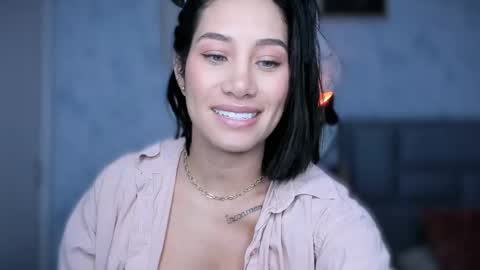 brisa  s online show from October 14, 2:42 pm