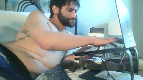 TrndSettrz online show from February 17, 9:43 pm