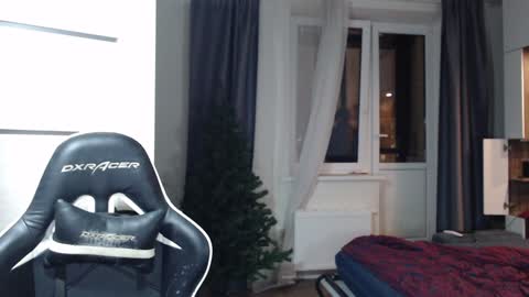 Snapshot of spaisenok chatting on January 3, 9:57 pm Mike online show from January 3, 9:57 pm