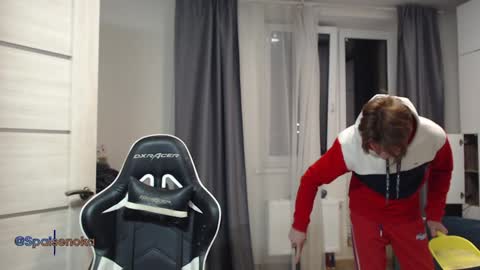 Snapshot of spaisenok chatting on January 18, 10:49 pm Mike online show from January 18, 10:49 pm