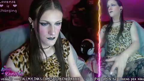 Snapshot of spicykendra chatting on October 17, 2:48 am Kendra online show from October 17, 2:48 am