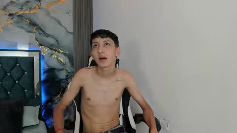 spicyslim_ online show from January 14, 8:28 pm