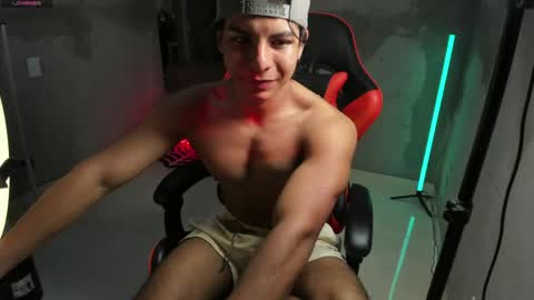 spideychill online show from April 16, 5:07 am