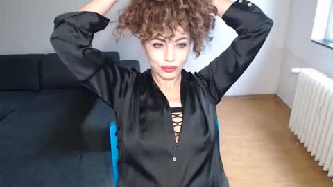 Doll online show from November 19, 9:30 am