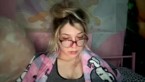 Pixie online show from March 7, 5:29 am