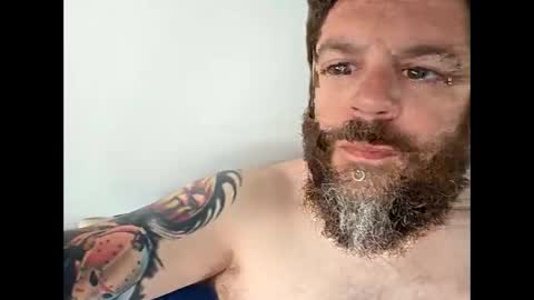 sprawlr84 online show from December 17, 11:11 pm