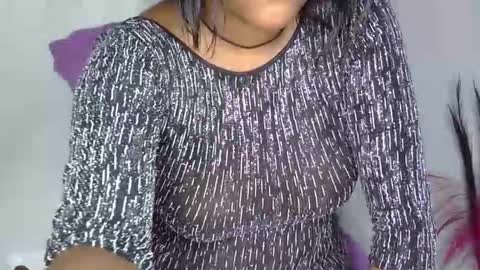 Snapshot of squirtqueen333 chatting on December 2, 8:39 pm shana online show from December 2, 8:39 pm