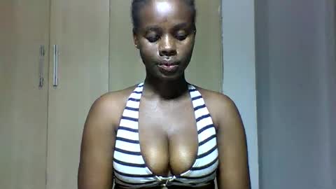 Snapshot of squiter_girlie chatting on October 22, 11:12 am Squiter online show from October 22, 11:12 am