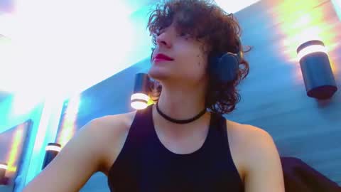 ethan online show from April 11, 1:26 pm