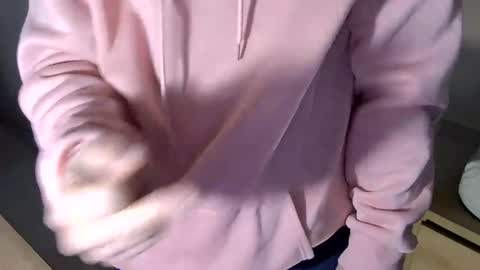 St Amor online show from January 3, 6:35 pm