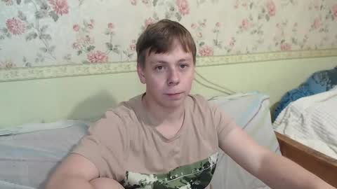 Snapshot of st_rudy chatting on December 6, 7:26 am Joe Peach online show from December 6, 7:26 am