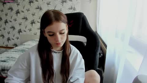 Stacey GMT5 Mo Tu We Th Fr Sa 3am -10am online show from December 27, 2:47 am