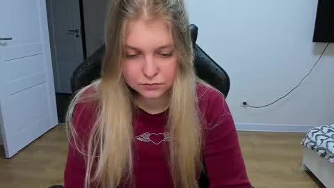 Snapshot of stacy_miraclee chatting on March 6, 3:13 pm Stacy  online show from March 6, 3:13 pm