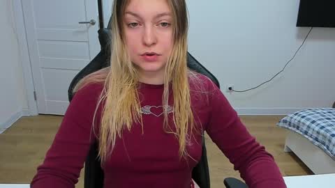 Snapshot of stacy_miraclee chatting on December 30, 7:59 am Stacy  online show from December 30, 7:59 am