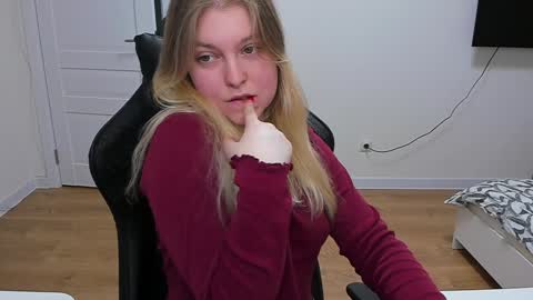 Snapshot of stacy_miraclee chatting on January 3, 7:07 pm Stacy  online show from January 3, 7:07 pm