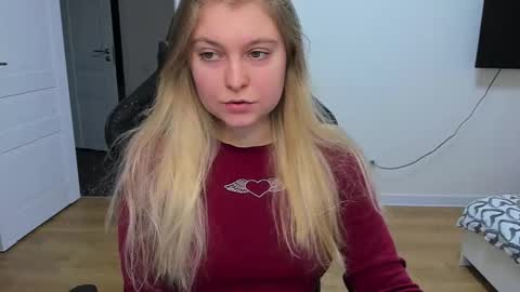 Snapshot of stacy_miraclee chatting on March 6, 10:30 am Stacy  online show from March 6, 10:30 am