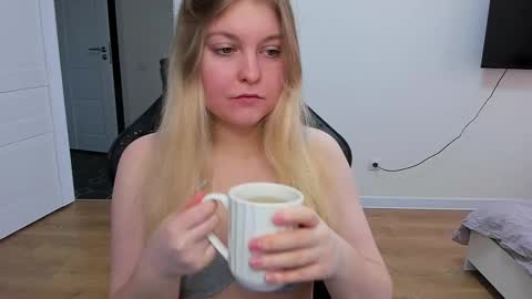 Snapshot of stacy_miraclee chatting on February 17, 12:16 pm Stacy  online show from February 17, 12:16 pm
