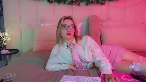 StacyEvances online show from December 22, 6:36 pm