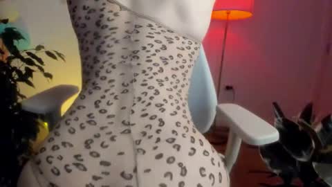 Stacy online show from January 31, 8:17 pm